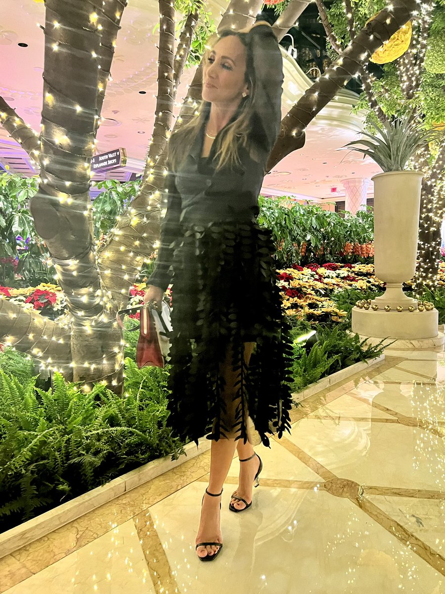 KristinaL0pez's tweet image. Actual footage of #partymom in the wild. #mjbiz