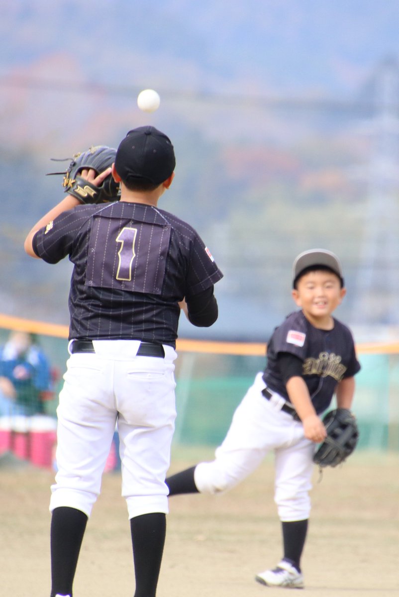 FRaijins's tweet photo. 2022.11.13
ライジンズ主催の新人大会を行いました⚾

ご参加いただいた約40チームの皆様からのご協力を賜り、無事に終えることができました😊
本当にありがとうございました！

今年は個人賞を４種類に増やし、より子供たちに喜んでもらえるように準備しました🏆 https://t.co/2UiwmndPKv
