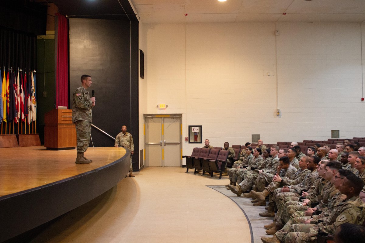 Army_Cyber_CoE's tweet photo. Had a great time speaking to students from the CCoE's NCO Academy yesterday! NCOs need to be self-directed learners, live up to the Army values, and be technical professionals #Backbone #CyberForge #NCO #VictoryStartsHere @TRADOC @NCOLCoE @usacac @usarec @TradocCG @ArmyChiefCyber https://t.co/GmB4CpF3xO