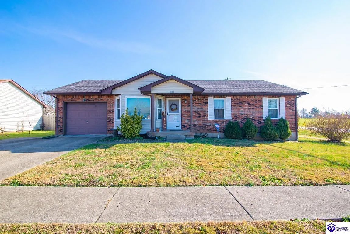 JanetTeam2's tweet photo. 100 Daffodil Court, KY 40160

$189,000

This charming 3 bedroom 2 bath brick ranch boasts a fenced in yard with an open floor plan. Fresh paint throughout and new vinyl planking floors. One car garage and a back yard patio for entertaining.

#homeforsale
#janetteam
#hardincounty https://t.co/ln6gAGCrz8