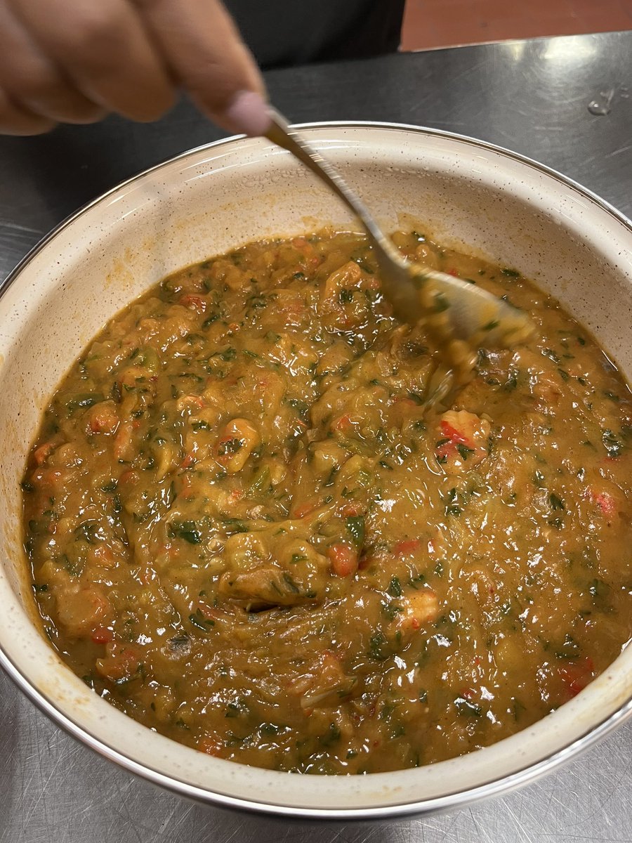 jamcamman's tweet image. Tune into @fox12oregon as @JoeVFox12  visits @MealsWheelsPpl for the 2022 Chef Challenge