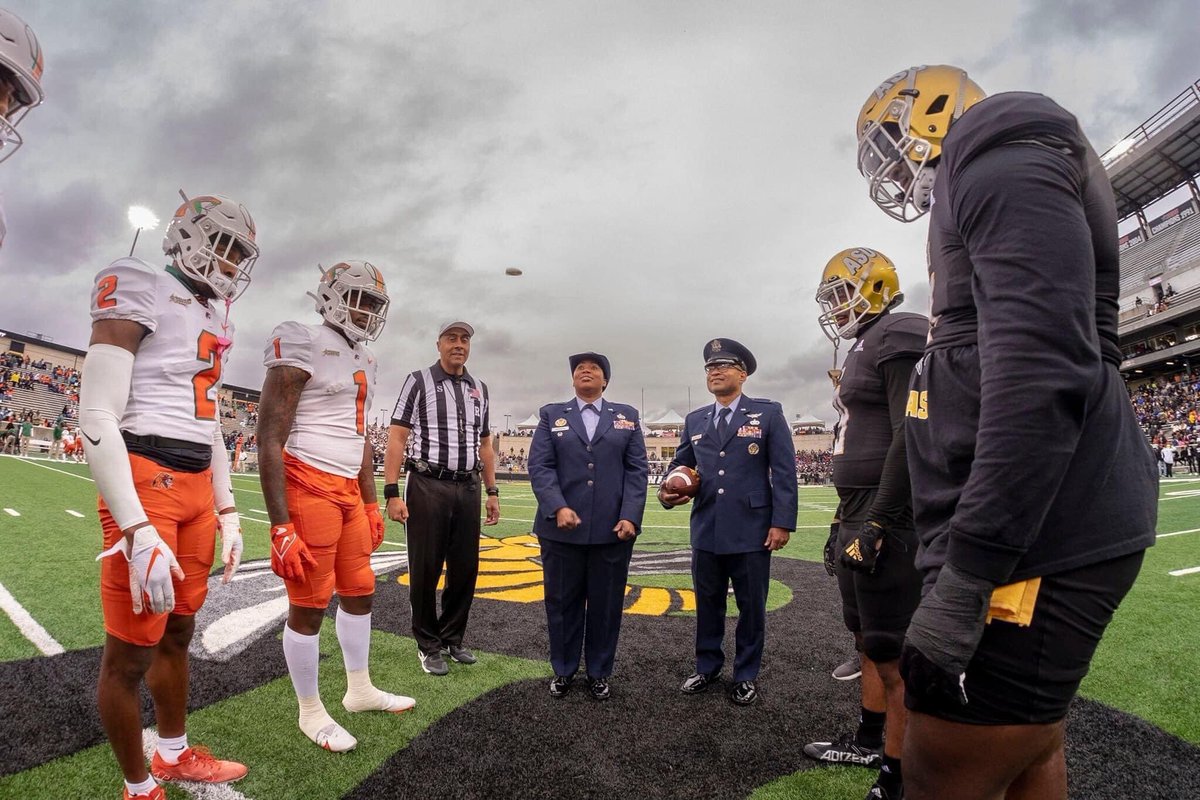 019Det's tweet photo. The Det 019 Alumni Association had a great time at their annual meeting over Veteran’s Day Weekend! Alumni attended the ASU Military Appreciation Game. Lt Col Harrison did the coin toss and Col Hall walked out the game ball! 🏈
Photo courtesy of Mr. Campbell, ASU Photography. https://t.co/vNz4AmMqTv