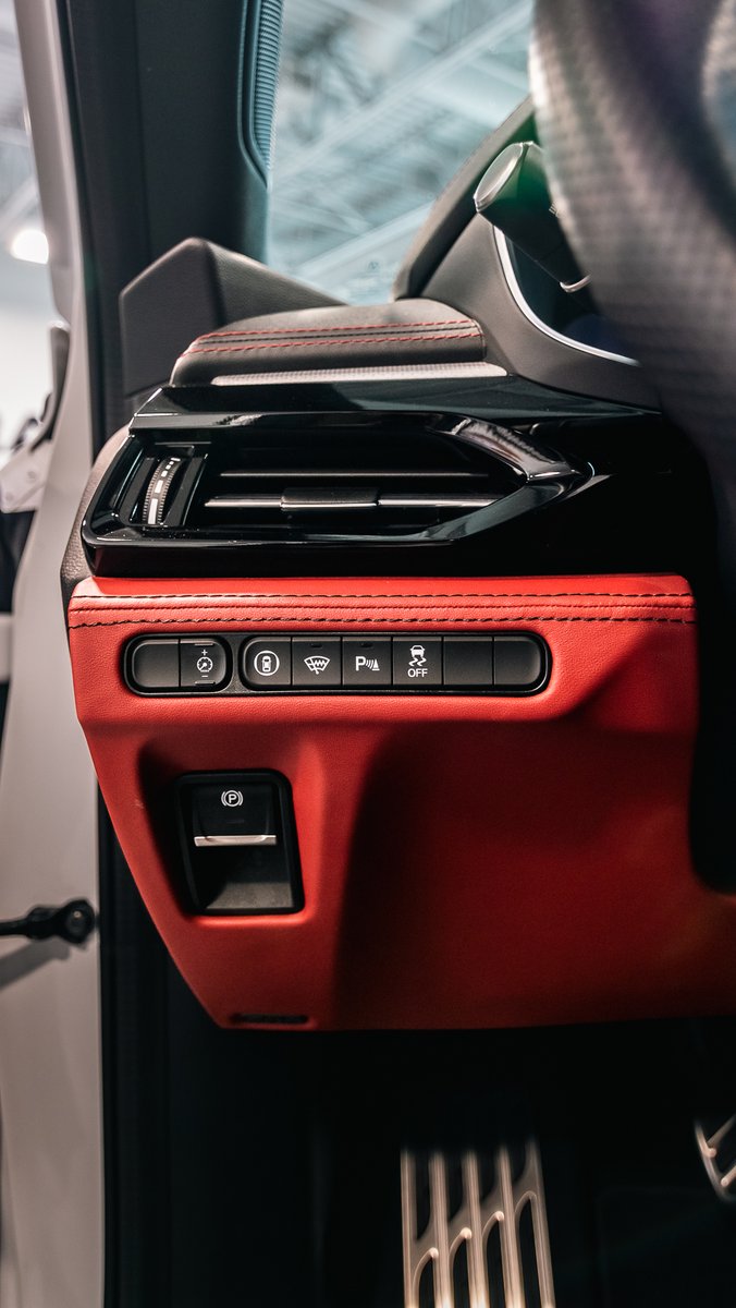 AcuraHamilton's tweet photo. Performance that is reflected in the design. #AcuraMDX 🔥

#AcuraMDX #MDX #AcuraCars #AcuraHamilton #AcuraCarClub #LuxuryCars #Hamilton #HamiltonCars #CarsOfInstagram #HamiltonBusiness #AcuraDealership https://t.co/iPjwfO6qlW