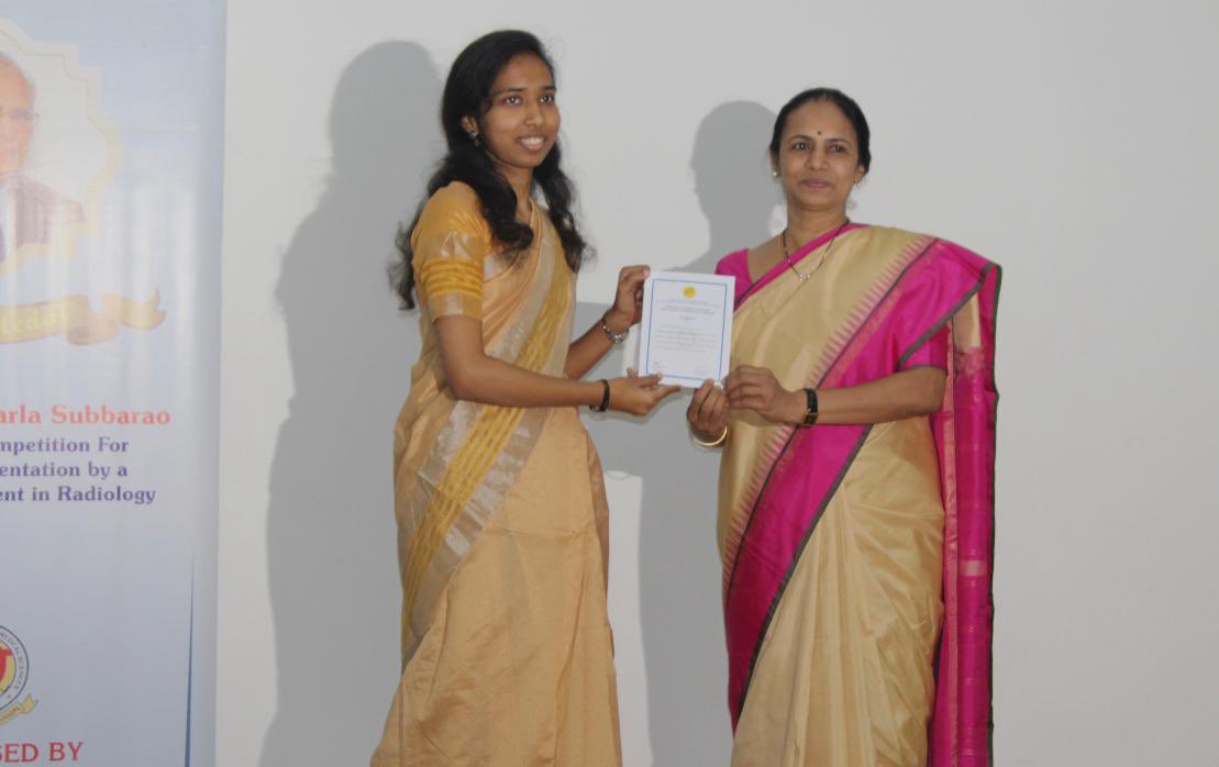aiims_jodhpur's tweet photo. PG student bring laurels to #AIMSJodhpur: Dr Priya Taprania, PG at Diagnostic &amp; Interventional Radiology won 2nd prize at 22nd Kakarla Subbarao Gold Medal Competition held at NIMS Hyderabad. Congratulations to student &amp; their guides! @PMOIndia @MoHFW_INDIA @SurekaBinit https://t.co/BeBQ3NXr7Q