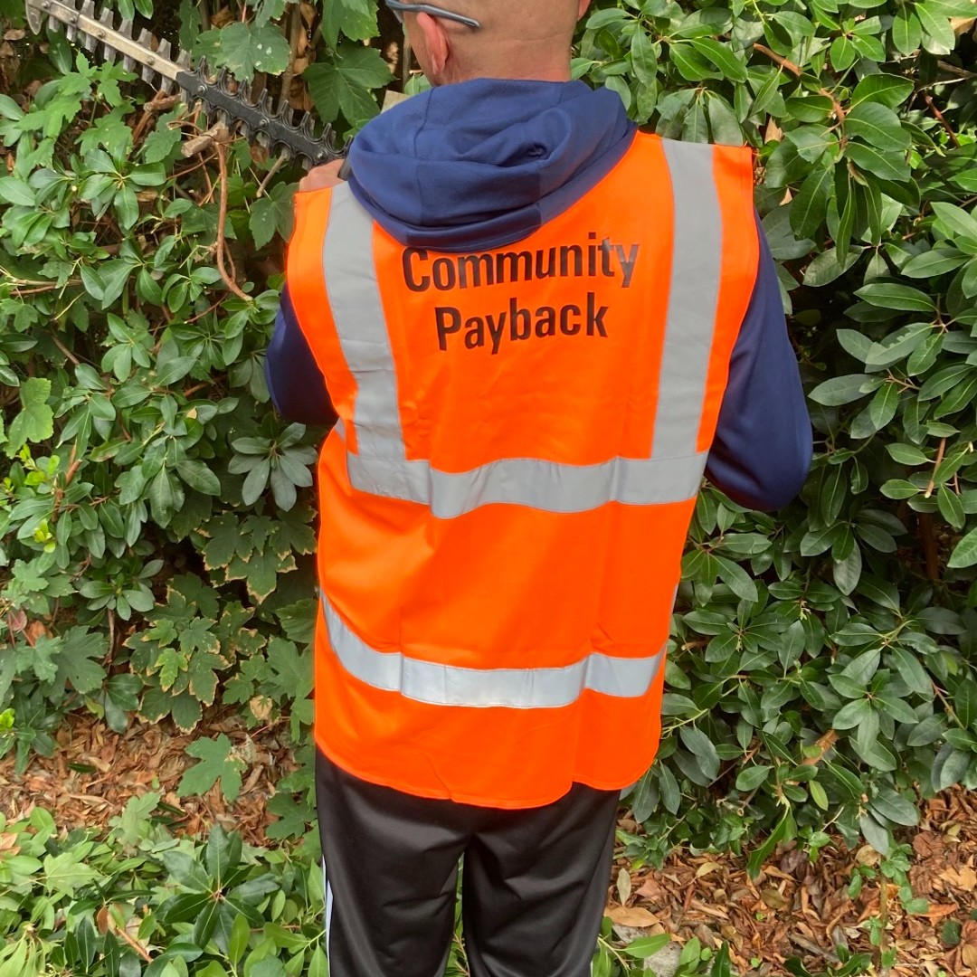 ProbationSC's tweet photo. This year, people on probation have paid back to the community by completing work at Admiral Jellicoe House in Portsmouth, a care home for veterans of the Royal Navy &amp; Royal Marines. (Thread 1/6) https://t.co/JSyKzieHPp