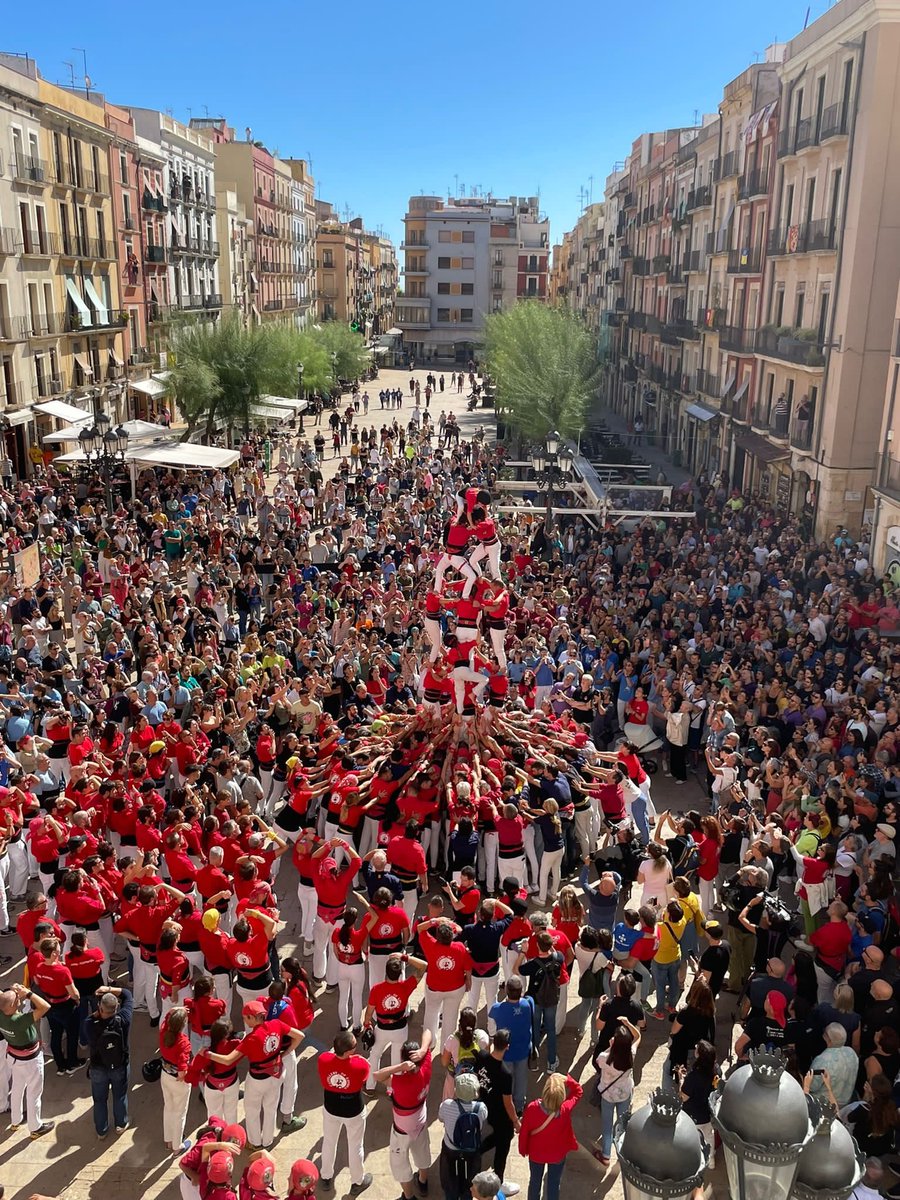 CCastelleraMAD's tweet photo. 🎂 Hoy #16N hace 12 años que los #castells son Patrimonio Cultural Inmaterial de la Humanidad por la @UNESCO 

Los vivimos desde todas las partes del mundo, y en #Madrid de una forma muy especial: con los #GatosdeMadrid ❤️

#collacastellerademadrid
#SeguimosHaciendoPinya https://t.co/Kmj6leMLhv