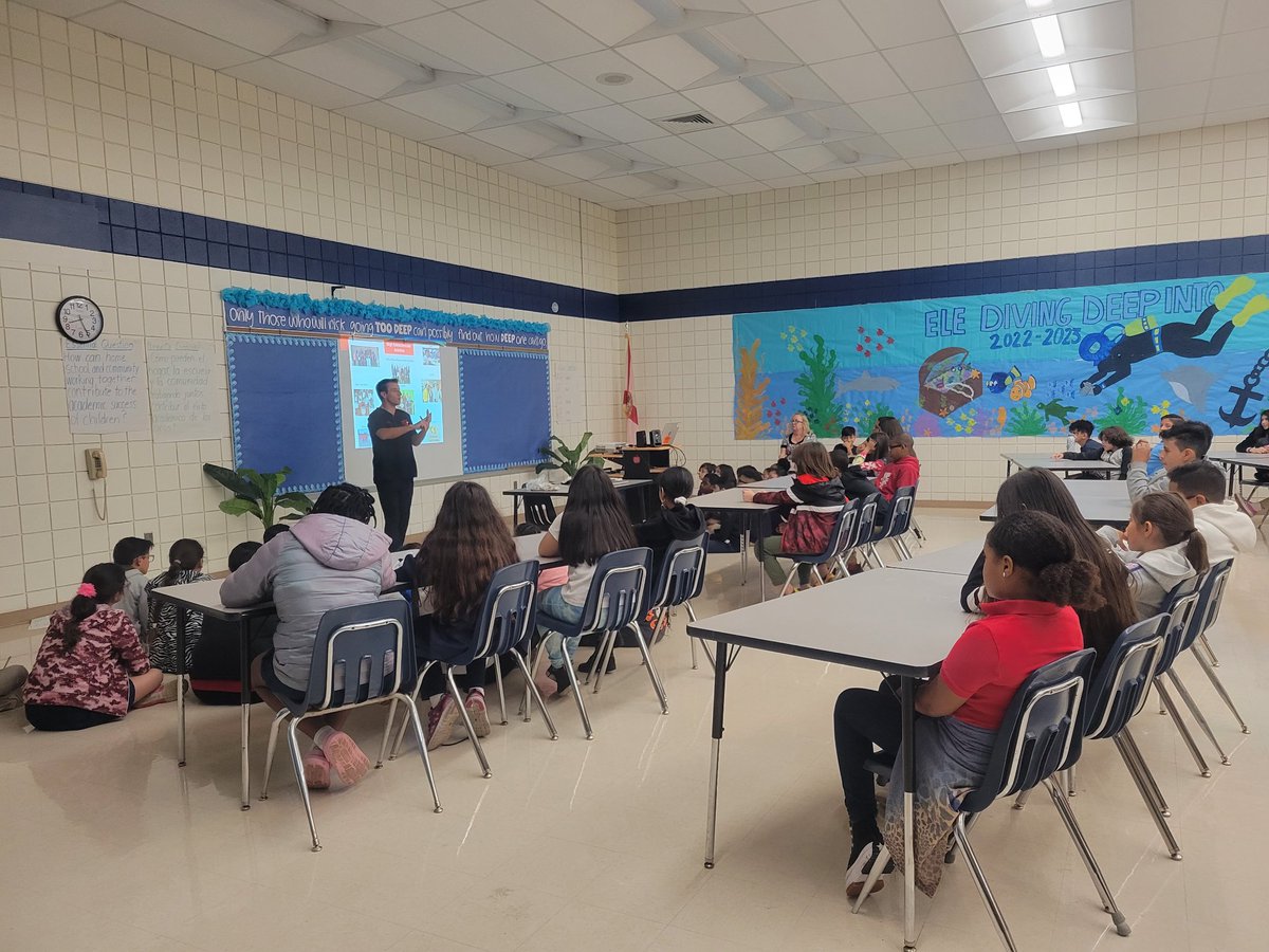 chikagzz's tweet photo. Thank you Mr. Brand !! Sharing at Egypt Lake!! The awesome magnet program that Sligh magnet middle offers with our 5th graders!! @hcps_eles @TBASlighMiddle https://t.co/Sefqzliqdw