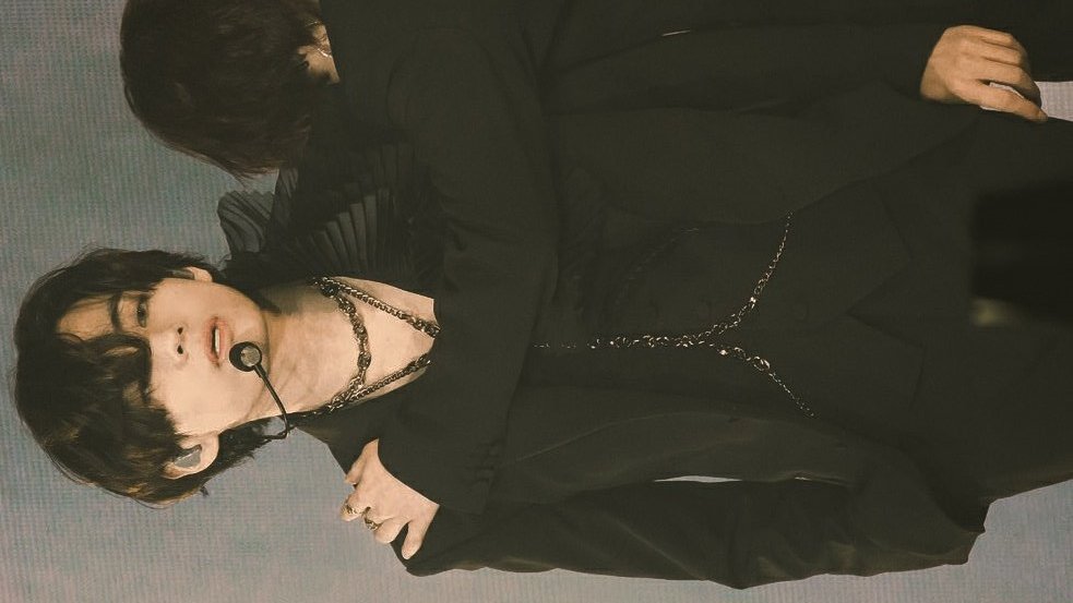 archivefortae's tweet photo. black swan kim taehyung https://t.co/IsnDnVFw3O