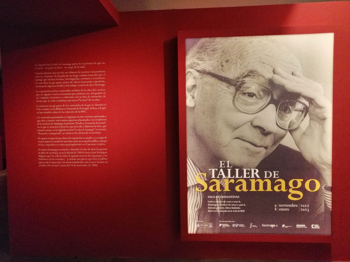 #TalDíaComoHoy de 1922 nació José Saramago. Para celebrar este #CentenarioSaramago, la #BNE le dedica una exposición, en colaboración con la <a href="/FJSaramago/">Fundação José Saramago</a> y la Biblioteca Nacional de Portugal. Con el apoyo de la <a href="/EmbPortEsp/">Embajada de Portugal en España</a> y <a href="/cultura_pt/">Cultura, Juventude e Desporto</a>. #SaramagoBNE 
➡️bne.es/es/agenda/expo…