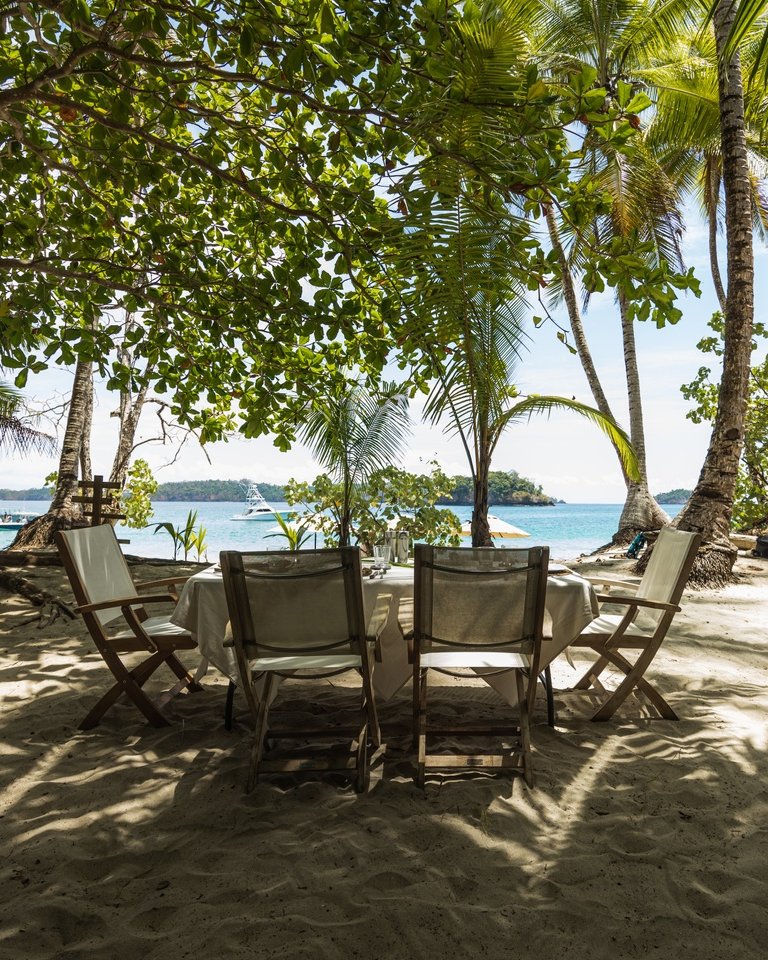 Be our guest 🥘 

Choose your castaway spot and let our team bring the feast to you. Make the most of our ocean’s bounty - just-caught seafood is grilled over a smoking fire on the sand, creating a beguiling private beach experience.

islassecas.com
#IslasSecas #Panama