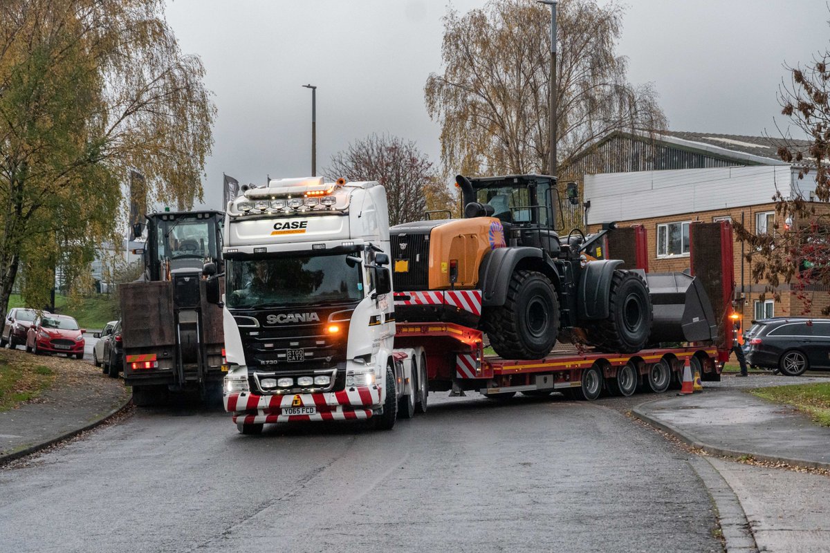 warwickward's tweet photo. Busy day today! π¦
Another @CaseCE_EU machine heading to @SingletonBirch! π
This time it's the Case 1021G Wheel Loader πͺ
#WarwickWard #NewMachine #MachineDelivery #CaseWheelLoader #GSeries #Case1021G https://t.co/x1N9Dx2bd1