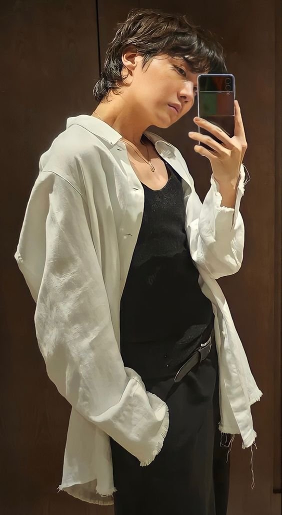 hobi pics is on tour⁷ (@hopeplcs) on Twitter photo 