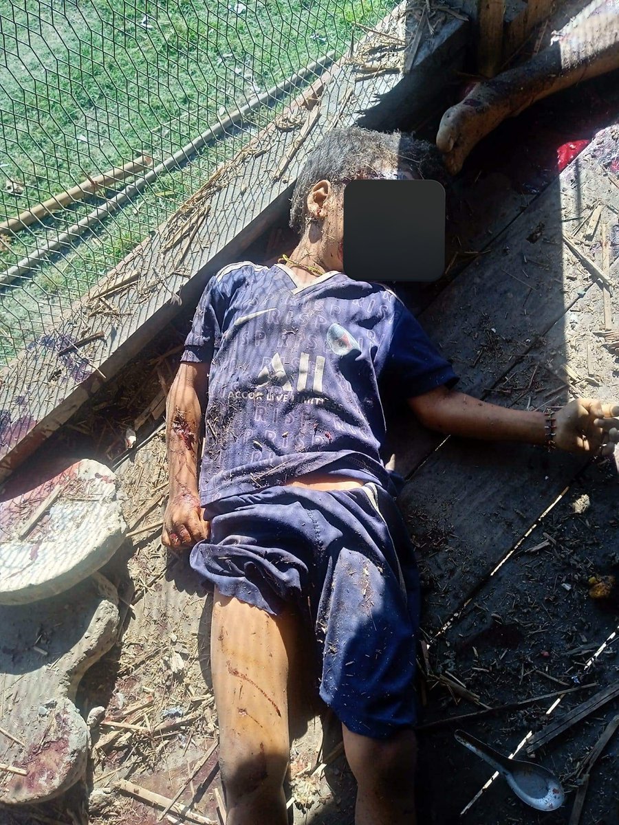 MayWongST's tweet photo. #Myanmar #military reported to have attacked #Maungdaw #Rakhine today killing some 10 civilians including women, children. Army has upped attacks in Rakhine, western Myanmar over heightened tensions between #ethnic #ArakanArmy #AA https://t.co/DXO6IYbVju #WhatsHappeningInMyanmar https://t.co/Zd54UOwfcj