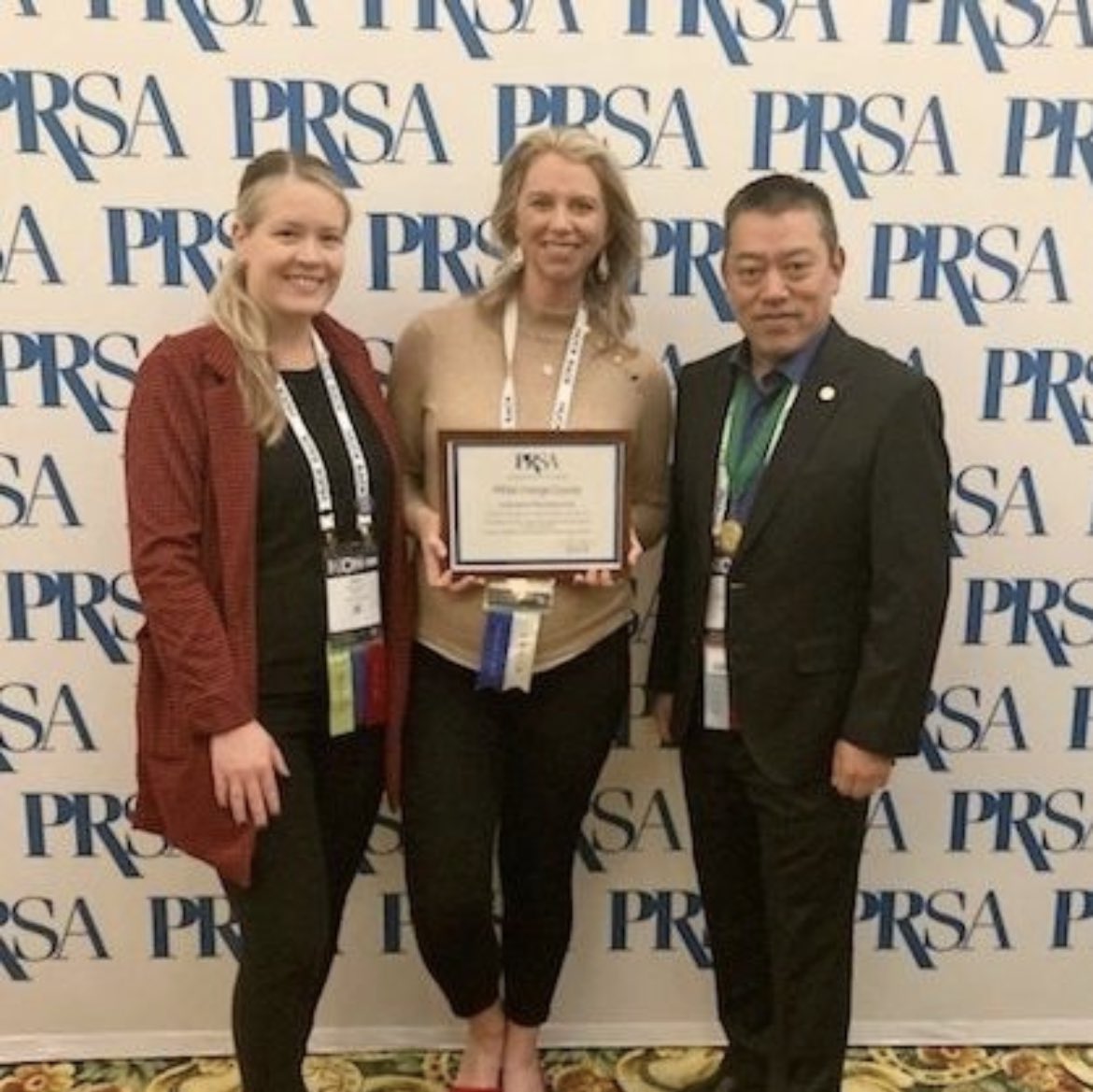 OCPRSA's tweet photo. It was a good night for OC at #PRSAICON2022 in Dallas! 🍊🤠 @OCPRSA earned 2nd place at @prsanational DE&I celebration reception while @csufprssa earned outstanding chapter award for the second time in 3 years. 🐘💪
#ItTakesAPRo https://t.co/qsbniwWQDL