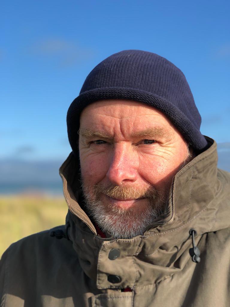 Winters? Ja. Nogal. Niet echt vanmorgen. Maar ik moest een voorwoord schrijven voor de wintereditie van De Badkoerier. En daar moest ook een foto bij. 😀☃️ #badkoerier #ferini #tekst