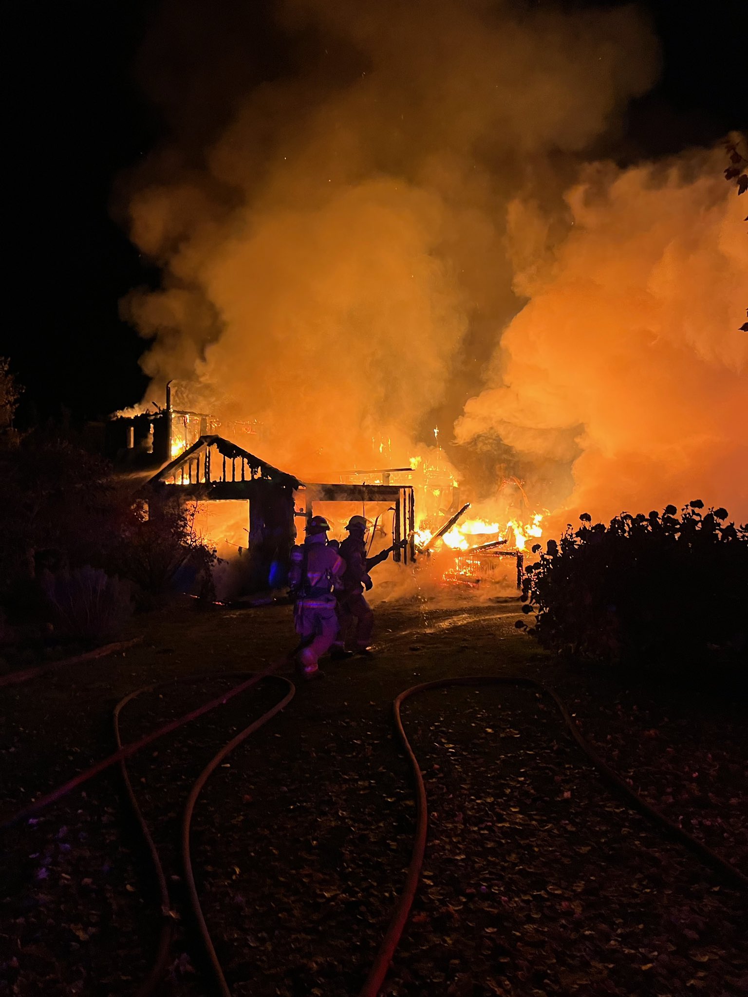 Portland Fire & Rescue on Twitter: "Last night PR&amp;R crews provided a mutual aid response to Sauvie Island FD to help protect structures that were threatened by a residential fire. A large