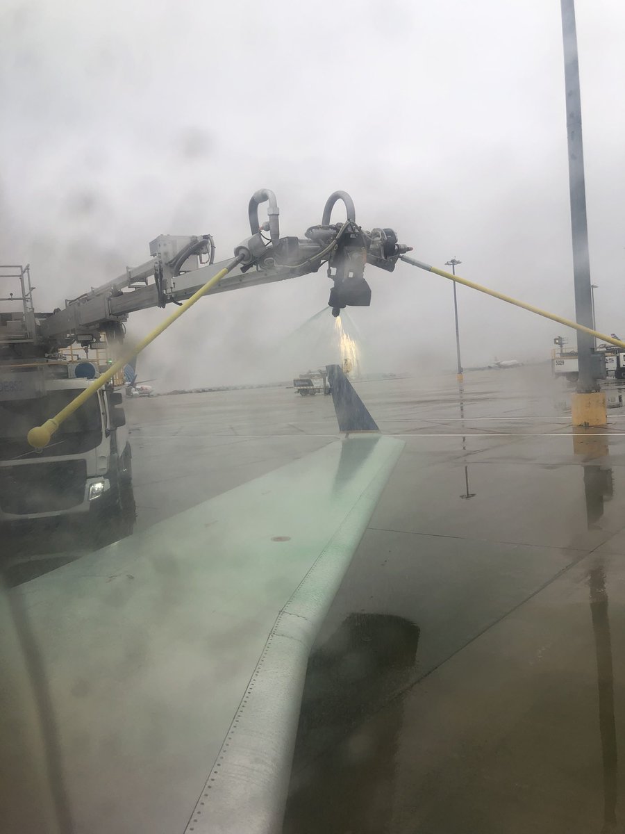 ddprincess72's tweet photo. Following proper procedure when deicing including the required tactile check is key to the clean aircraft concept! Nice job ORD Deicing team! Thank you for ensuring a safe flight for our customers! #WinterIsHere #ORDdeicing
@AOSafetyUAL @kennyjets67 @FoxMikeFoxORD @MoinatUnited https://t.co/1NTOrK4lr5