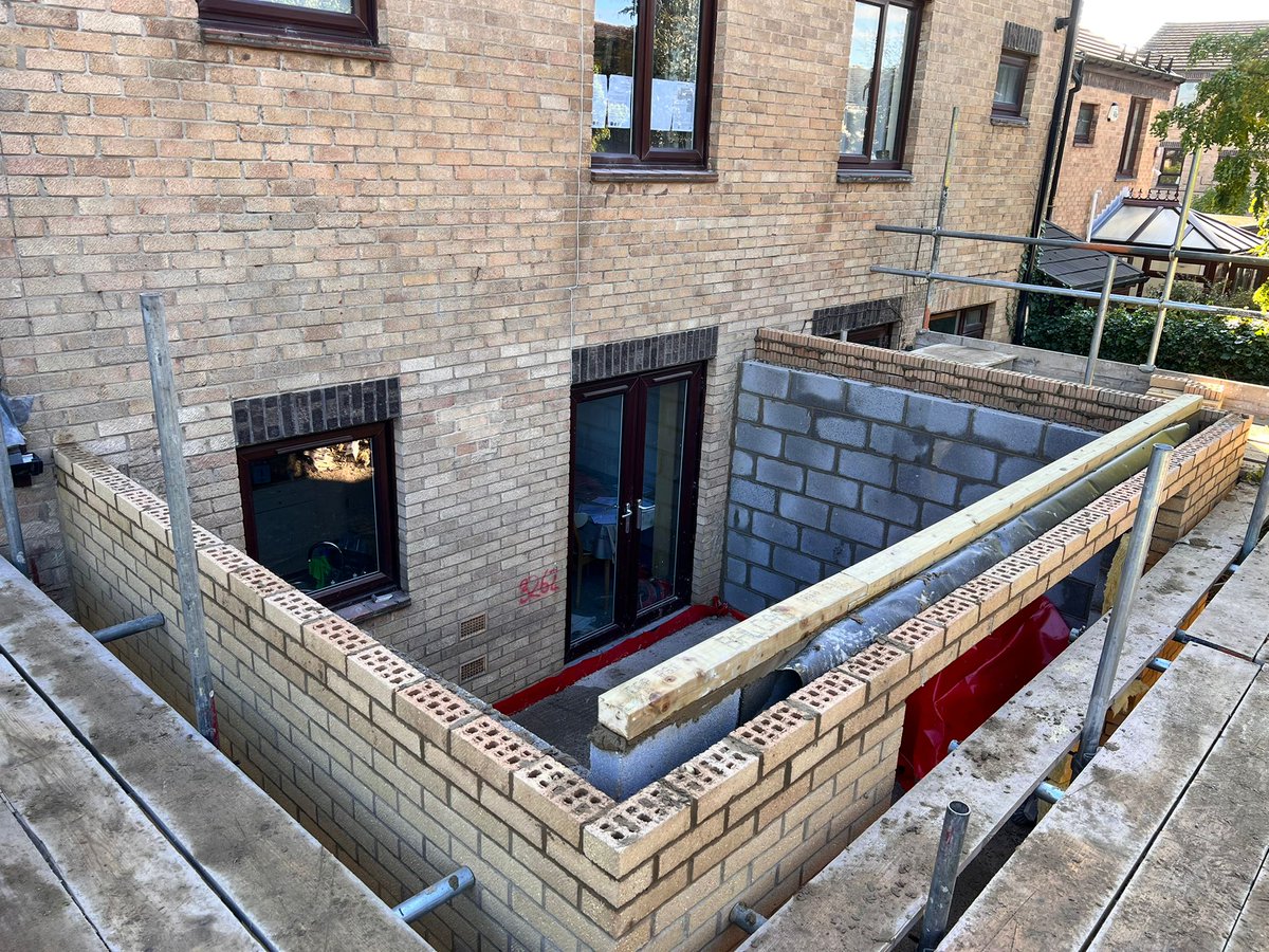 EstatesLmh's tweet photo. A time lapse of what our incredible team can do in such a short space of time. 

The first image was taken at 10:00 AM and the last image was 2 days later. 

Send us a private message if you have any extension or similar work planned and we can assist. 

📌 Sheffield 

#builders https://t.co/VJszv8NXTO