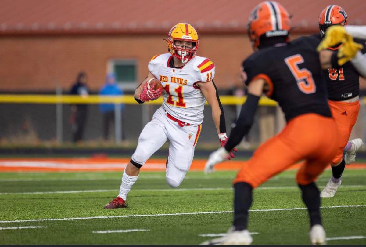 Thank you <a href="/TheBoroFootball/">Red Devil Football</a> for the best 4 years! A huge thank you to all of my amazing coaches and teammates for pushing me to be my best and for being the best family !! <a href="/LenNovara/">MHS Red Devils</a>