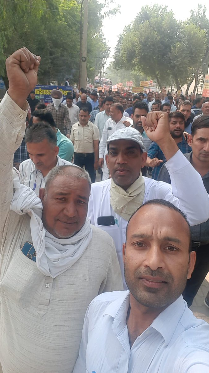 JoonSunilkumar's tweet photo. @Ravindra_Fouji SIR HARYANA SE BHI BHAGAYENGE BJP KO HAMARE BACCHO KA EXAM OR JOINING CANCEL ❌ KI HAI https://t.co/ZUcMO165qH