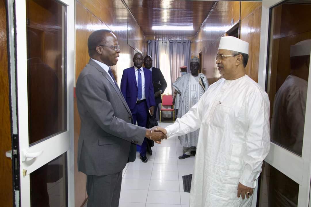 Eric Tiare tweet media