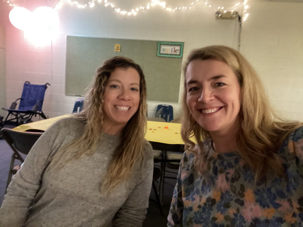 acoppGL's tweet image. Thankful for delicious food and friends! Thank you Mrs. Fulling’s class! #gogulllake #glcsms @jkbartley