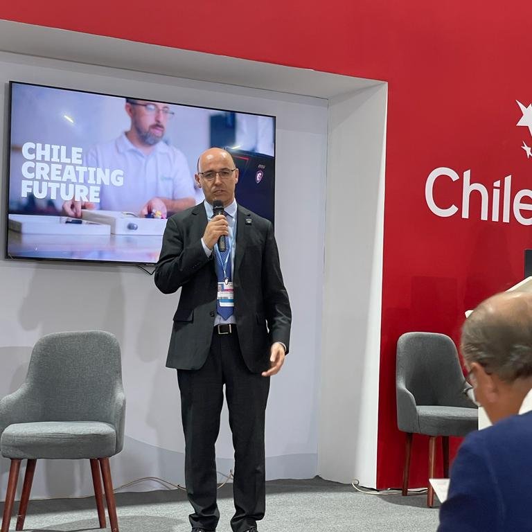 DeepSeaConserve's tweet photo. “There is no going back from the impacts of #DeepSeaMining and we need to work together to protect these ecosystems." says @jcordanos, Director of Environment, Climate Change & Oceans at the Ministry of Foreign Affairs of Chile @Minrel_Chile
#COP27 #DefendTheDeep https://t.co/uZPDumWAF0