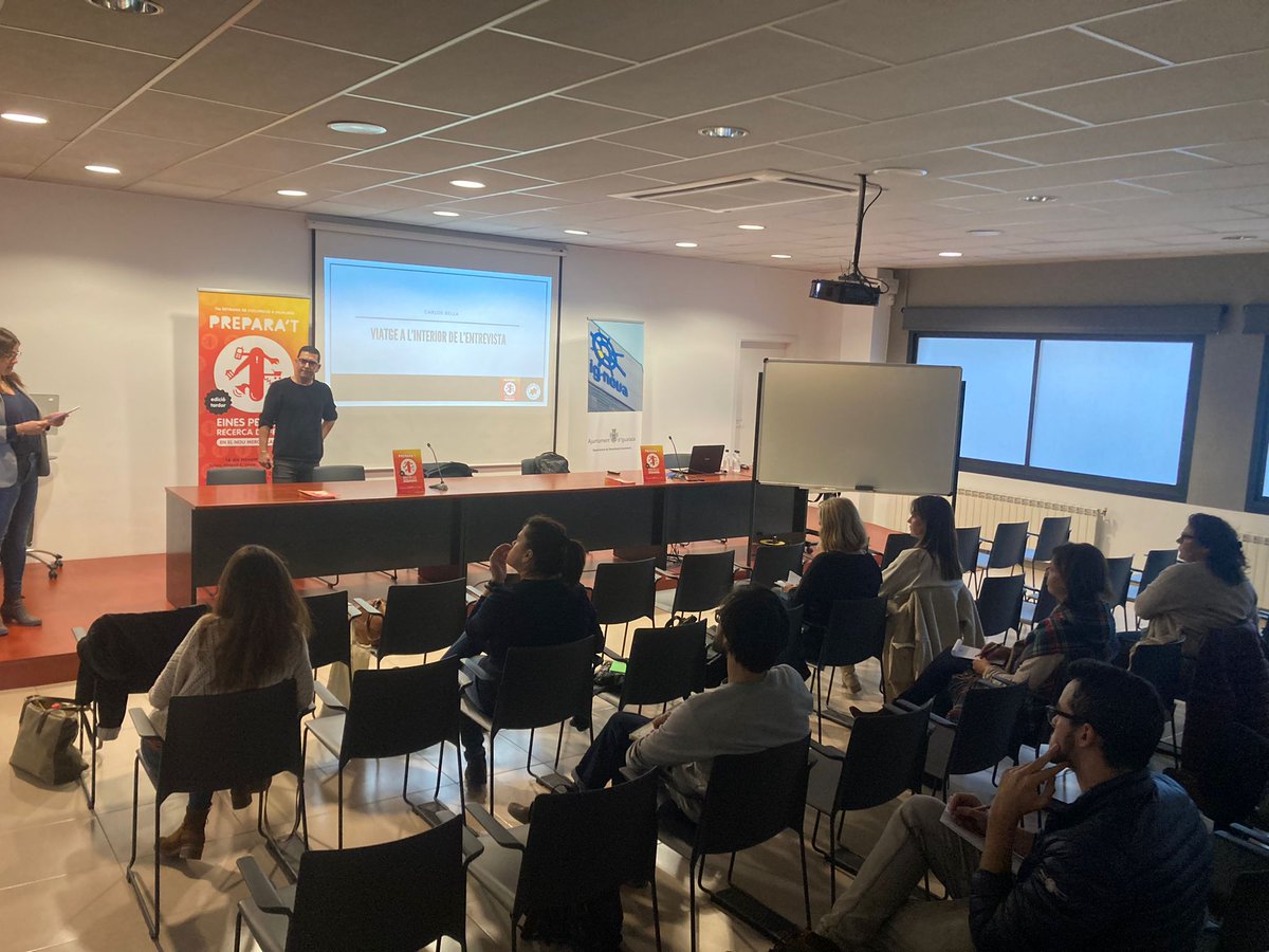 IGDpreparat's tweet photo. @enricbastardas Aquesta tarda és el torn del taller "Viatge a l'interior de l'entrevista", a càrrec d'@emoiciona. És màster en intel·ligència emocional, conferenciant, consultor i formador en habilitats directives. A més, també és orientador per al desenvolupament personal i professional. https://t.co/bcEnAETuTe