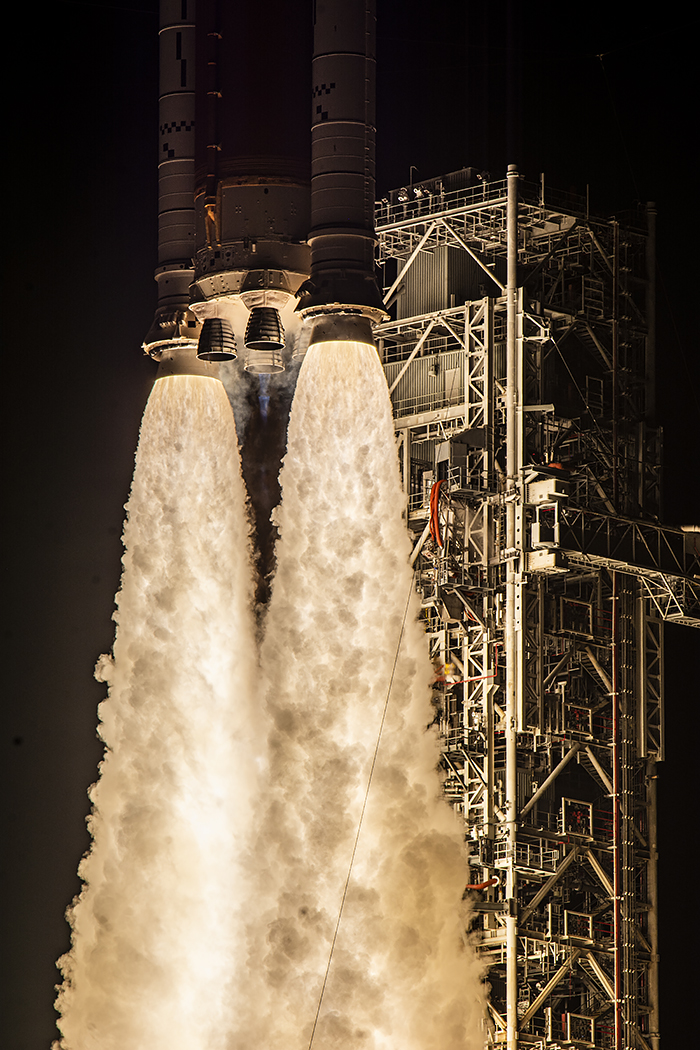 SLS Artemis I heads moonward (<a href="/ulalaunch/">ULA</a> photo)