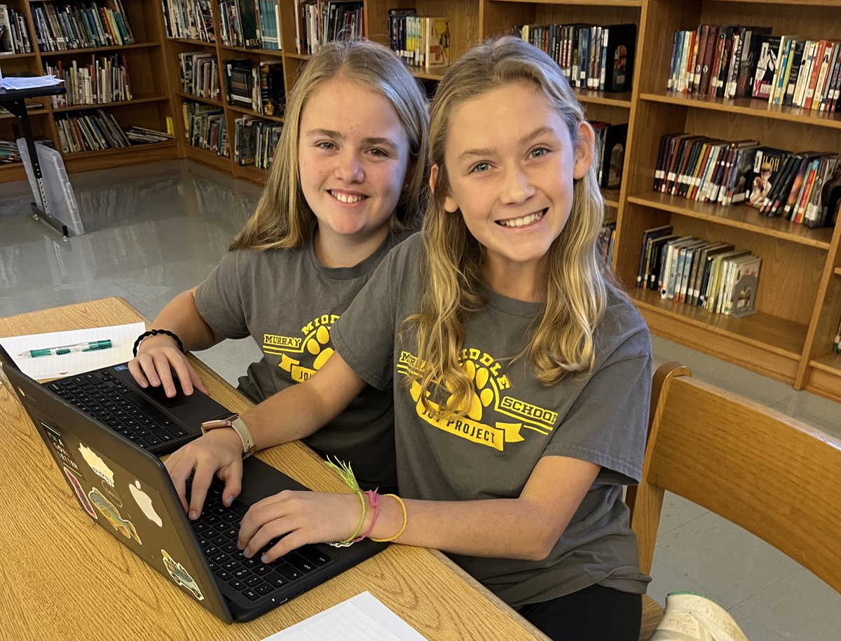 SMuehleman's tweet photo. The Joy of STLP! These Tigers are waiting for their presentation times and  sending out the best of luck to all presenting across the state! @KATE_MSU  @STLPKentucky @mechelle428 @MurraySchools https://t.co/yT9hlWLEYJ