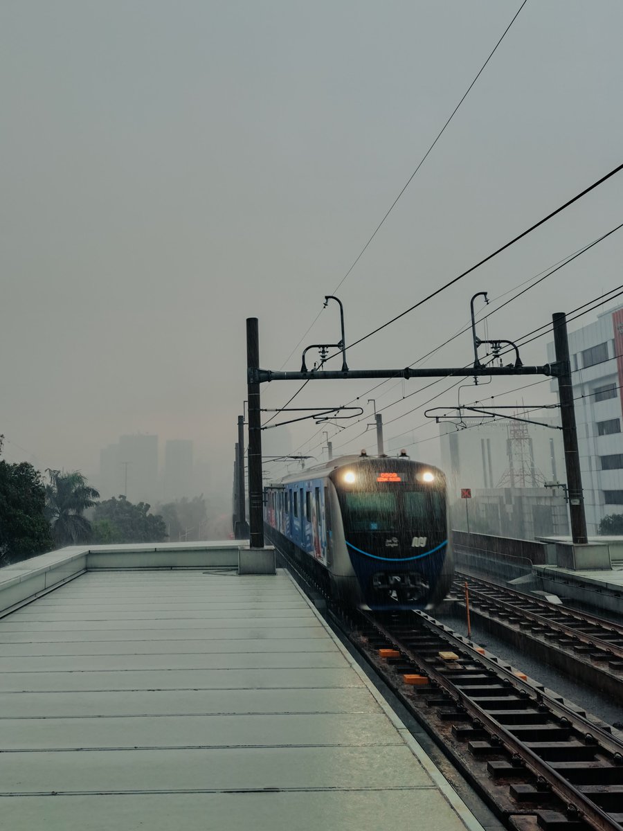 puaninDya's tweet image. Jakarta these days 
Taken with Samsung Galaxy A53