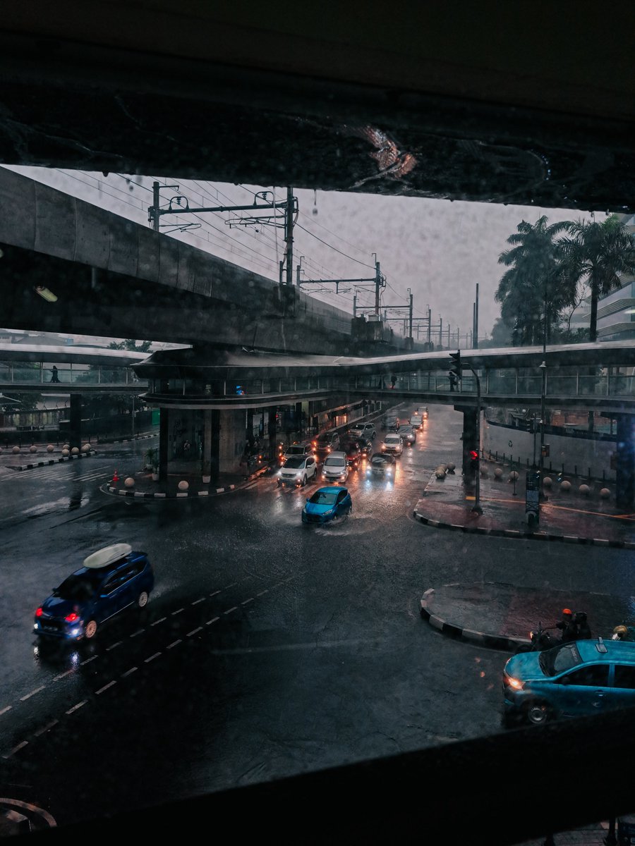 puaninDya's tweet image. Jakarta these days 
Taken with Samsung Galaxy A53