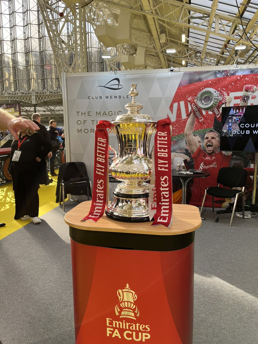 BenchmarkJosh's tweet image. A great trip up to London today to visit the @LondonBuildExpo at Kensington Olympia Station with Russ. It was good to speak with a number of businesses, especially Luke Boughton at Knotwood UK about their cladding products 🪚

@BenchmarkWin 🪟

#BenchmarkWindows #LondonBuildExpo