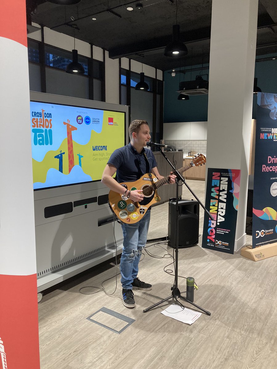 DevelopCroydon's tweet photo. Now time for some networking!
Thank you @CroydonBID for supporting our drinks reception and welcome to our local performers.
#developcroydonconference https://t.co/fiiAkjZANQ