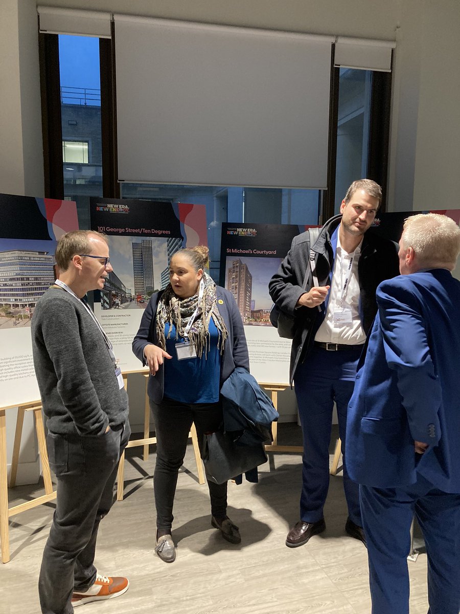 DevelopCroydon's tweet photo. Now time for some networking!
Thank you @CroydonBID for supporting our drinks reception and welcome to our local performers.
#developcroydonconference https://t.co/fiiAkjZANQ