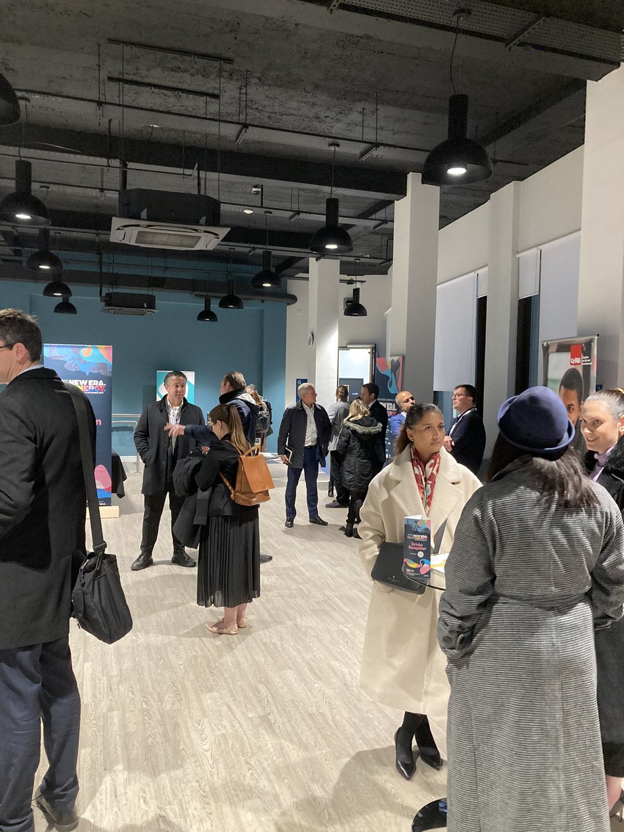 DevelopCroydon's tweet photo. Now time for some networking!
Thank you @CroydonBID for supporting our drinks reception and welcome to our local performers.
#developcroydonconference https://t.co/fiiAkjZANQ