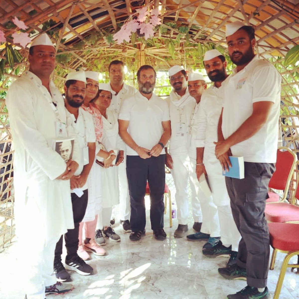 _gurjotsandhu's tweet photo. Had a healthy conversation of our #Nehru group with our leader @RahulGandhi ji on the #JawaharlalNehruBirthday regarding the vision of Shri Jawahar Lal Nehru ji for the country. #BharatJodoYatra https://t.co/cDlwDkz6RP
