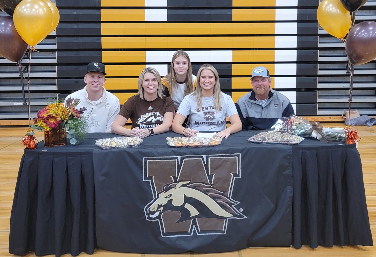 Congratulations to <a href="/CarrierEvyn/">evyn carrier</a> for signing her NLI with <a href="/WMU_WBB/">WMU Women's Basketball</a>! #HailSycamore <a href="/SycamoreHoops/">Sycamore Girls Basketball</a>