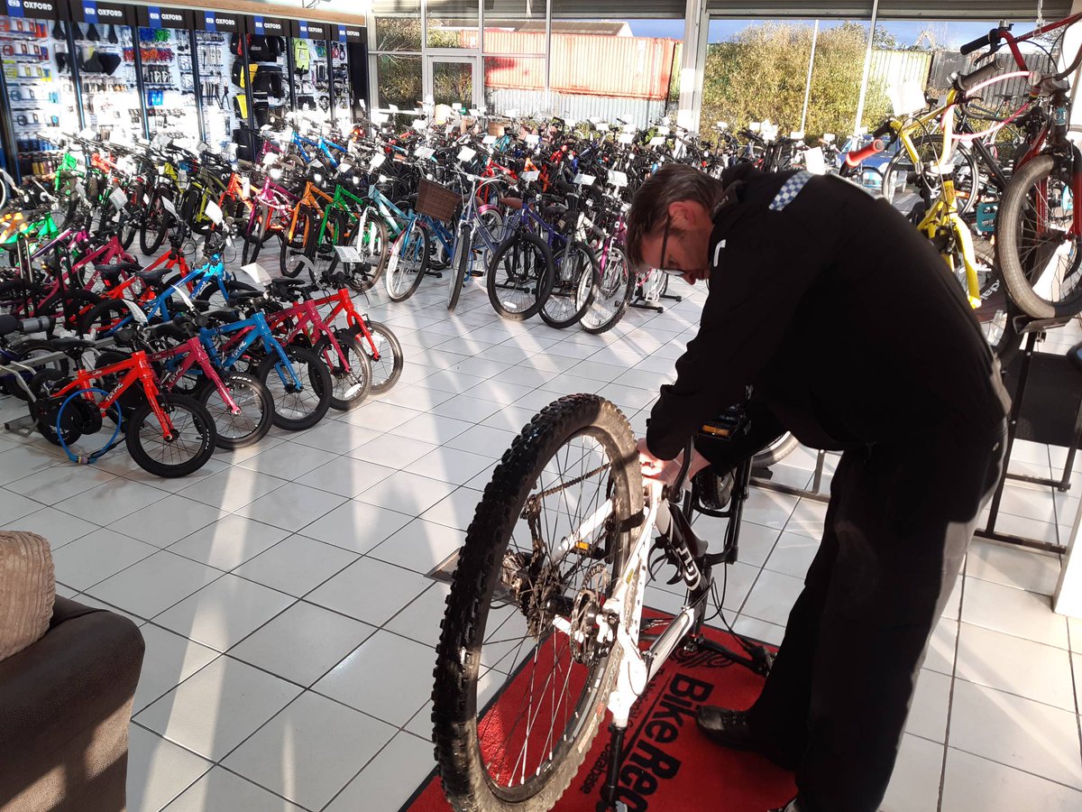 Humberbeat_NL's tweet photo. FREE BikeRegister cycle marking event at Cage-A Mannaberg Way, Scunthorpe until 6pm. Also a chance to look at a new cycle, equipment, buy a coffee or more importantly, upgrade your security. #BikeRegister #SoldSecureDiamond #CycleCrimePrevention https://t.co/2M1OZRzpeq