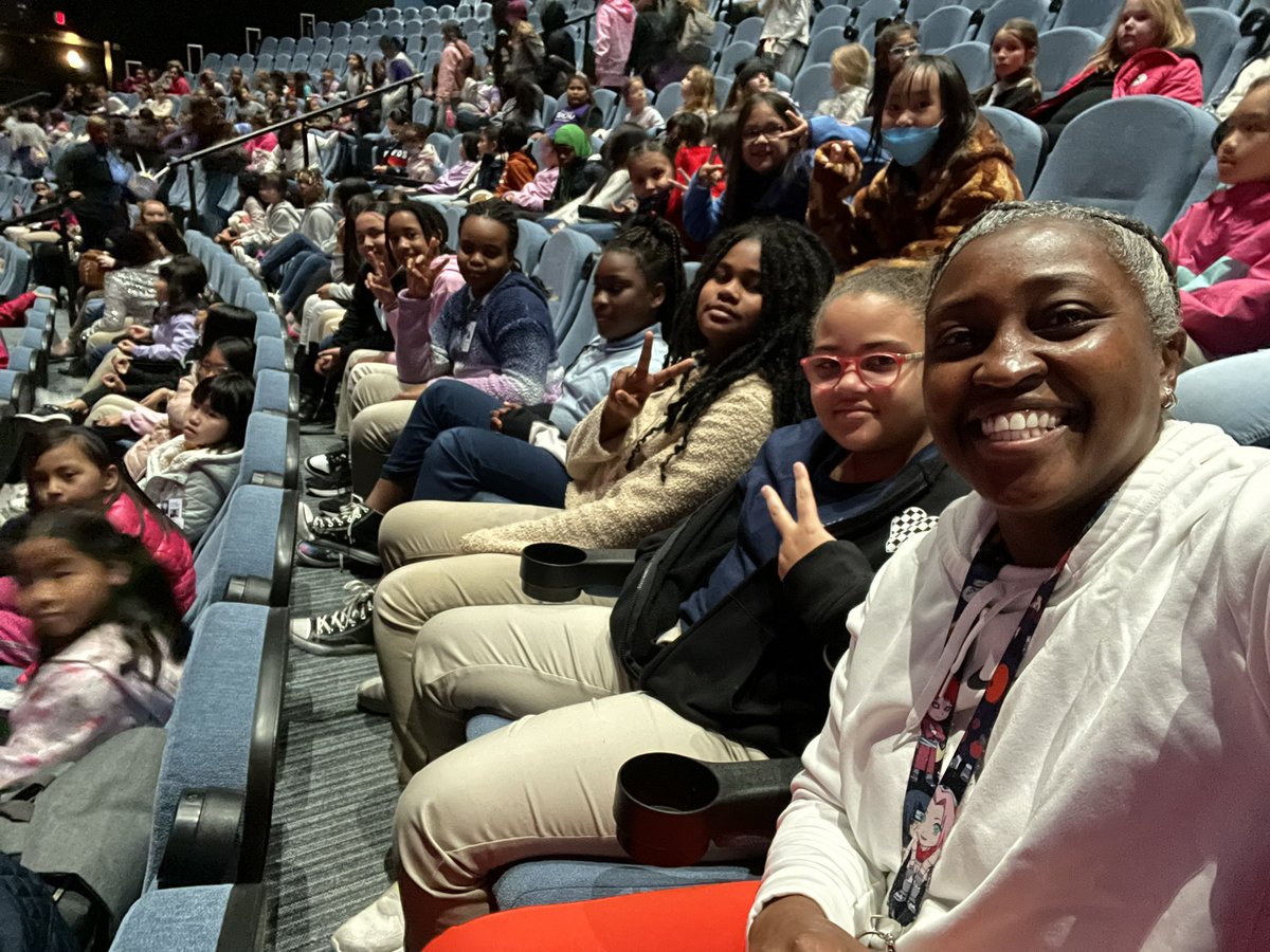 Rhea Brookter tweet media