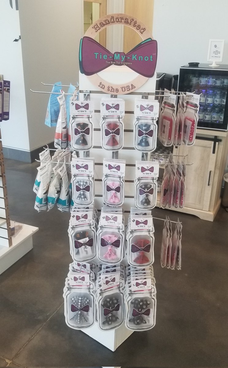 Stop by and checkout our display at 5535 Petsuites prosperity ridge!

#tiemyknot #charlottenc #petfashion