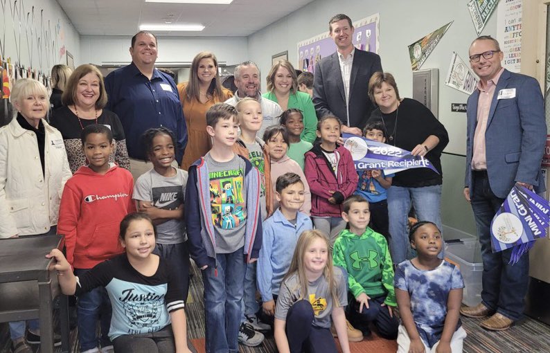 KrollMary's tweet image. THANK YOU Brenham Education Foundation @BrenhamISD for making classroom goals happen! #teachingfortomorrow @KrauseElem  #hydroponics