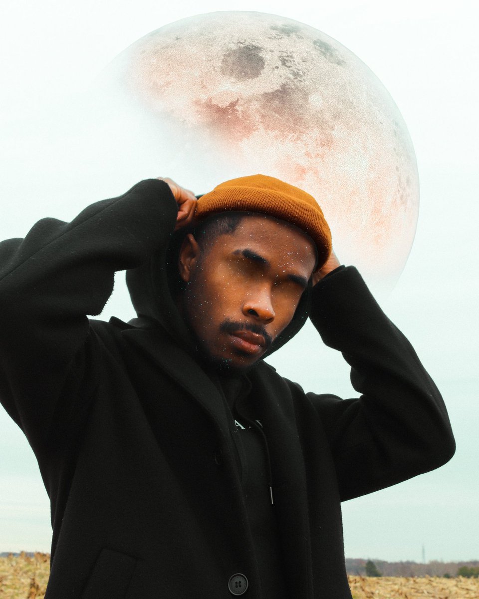 MattBSanders's tweet image. Made another composite last night, a surreal event I might add. Also, I think I got a cold from being out in the ran yesterday 😭