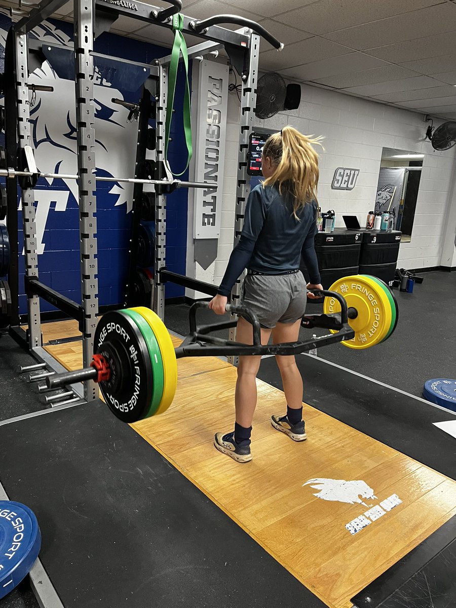 SEUSoftball's tweet photo. Did you hear about the weightlifting vegetable? He was a muscle sprout 🤣 💪 #MAXimized https://t.co/RkJAtI7gts