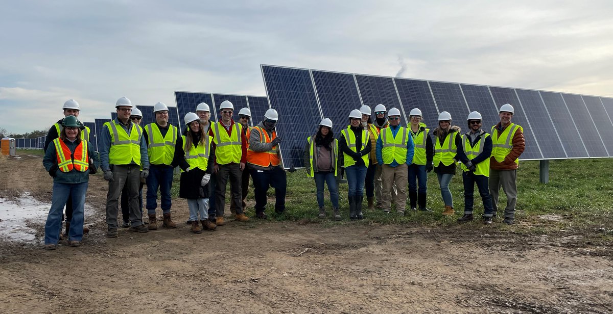 HoutanM's tweet photo. Under @GovKathyHochul’s leadership, @NYSORES has built an extraordinary team of experts to help achieve NYS nation-leading clean energy objectives. Look forward to continuing to work hand-in-hand with all stakeholders as renewable energy facilities are developed and constructed. https://t.co/I6q4NDhprC