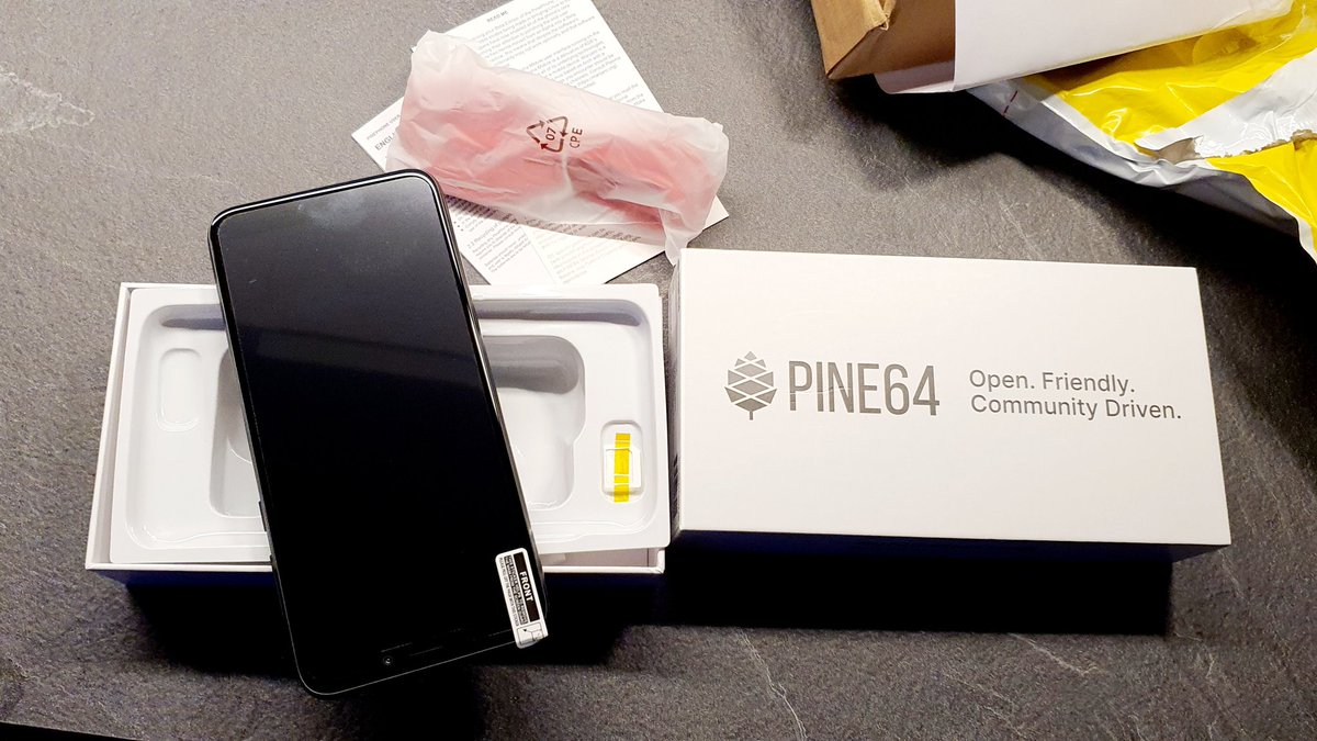 quartexnor's tweet photo. A Linux phone just arrived. The device-id tracking pissed me off so much that i got one where i can tell trackers to fuck off. High time to take our hardware back. Now to target it from QTX Pascal. #Linux #OSS #QuartexPascal https://t.co/cO79VifDRT