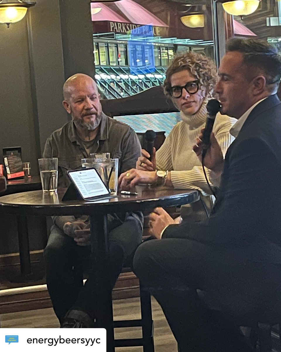 EnergyBeersYYC's tweet photo. Thank you to @Mega_Zimm and @ScottGravelle1. It was a great night. Super informative and inspiring. 

@Attabotics @calgaryeconomic 

#energybeersnight #yyc https://t.co/3GR1eFY6Ja