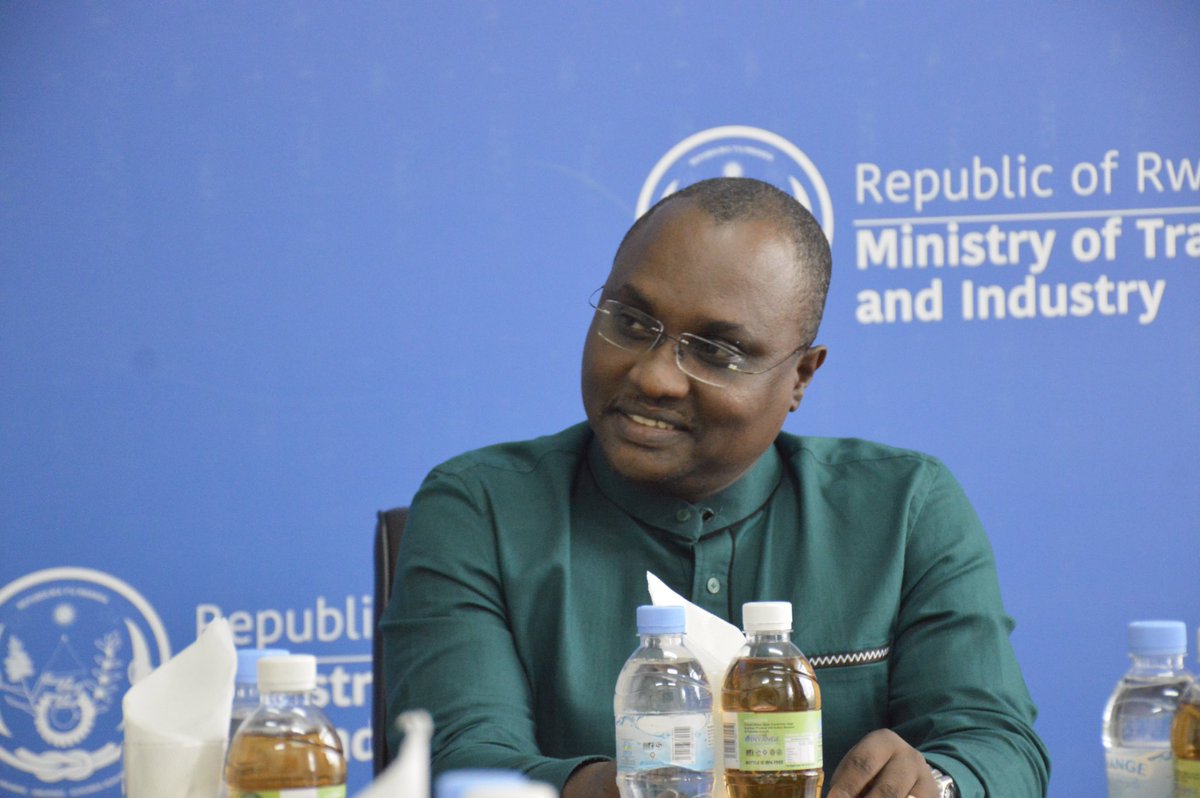 RwandaTrade's tweet photo. Hon @Ngabitsinze received the CEO of Global Transact @ormshr. Discussions centered on Global Transact activities such as facilitating SMEs in order to access financial capability, source quality goods, build business relationships and facilitate trade financing across borders. https://t.co/bPIHTWc0Uk