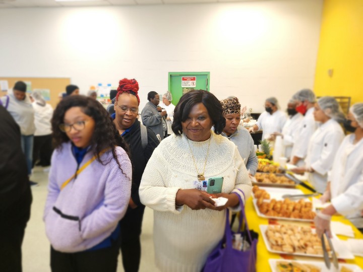 HR_TDMills's tweet photo. Today @HISDEmpExp and #HISDBenefits celebrates Education Support Professionals Day. Thank you for all you do to support students.
Special shout out to #NorthsideHS & #MilbyHS students for providing culinary delights. https://t.co/qv426tmcN7