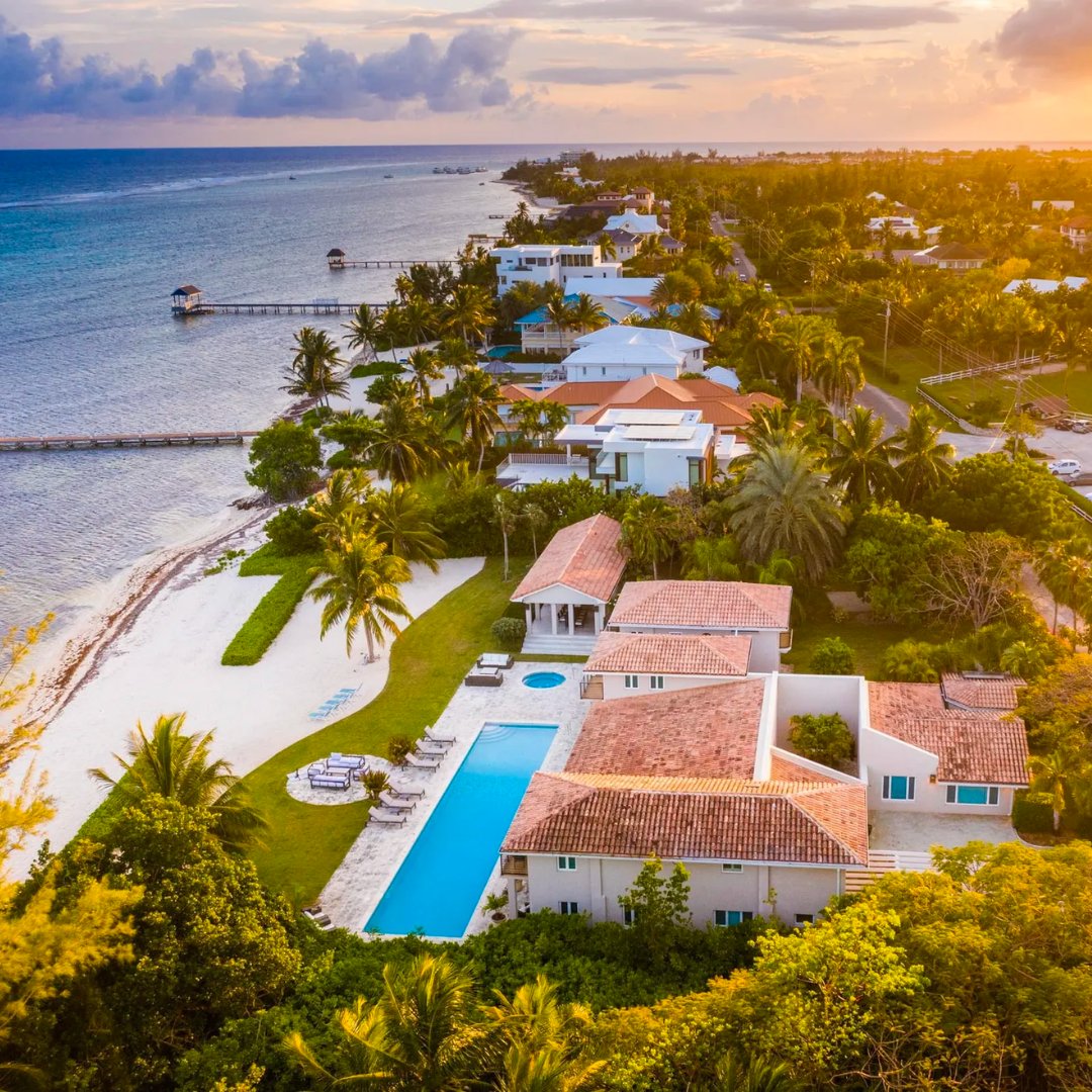 JamesEdition tweet media